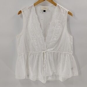 Universal Thread Blouse Size XL white Eyelet Peplum Style Tie Waist Sleeveless